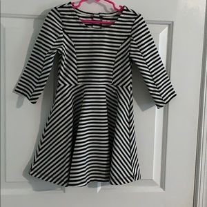 Cute girls dress.  Perfect for every day wear.